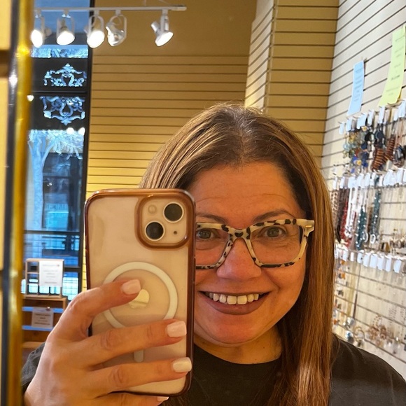 Meet your Posher, Donna - Picture 2 of 2